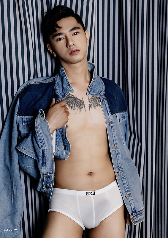 Next Image >>