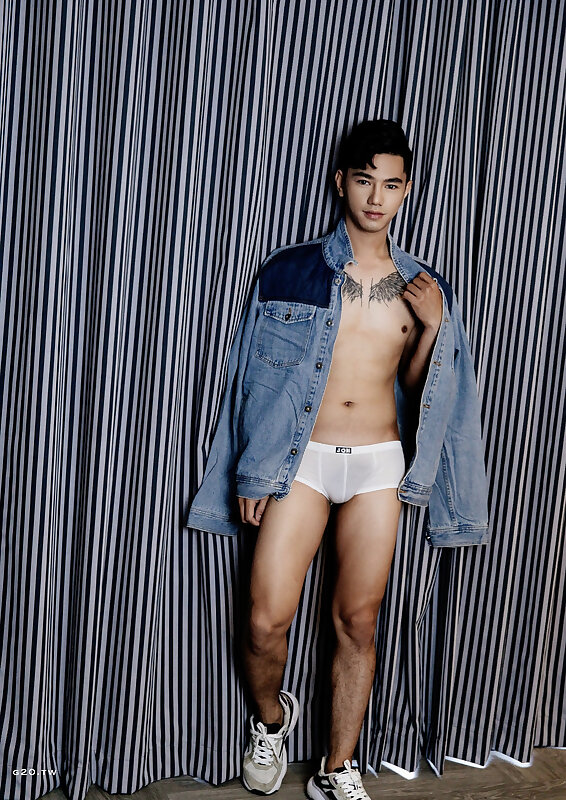 Next Image >>