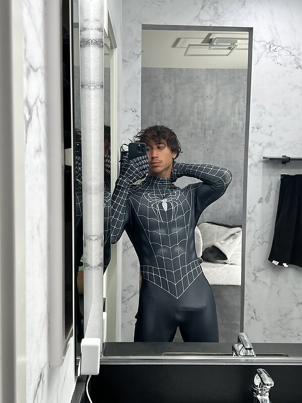 Next Image >>