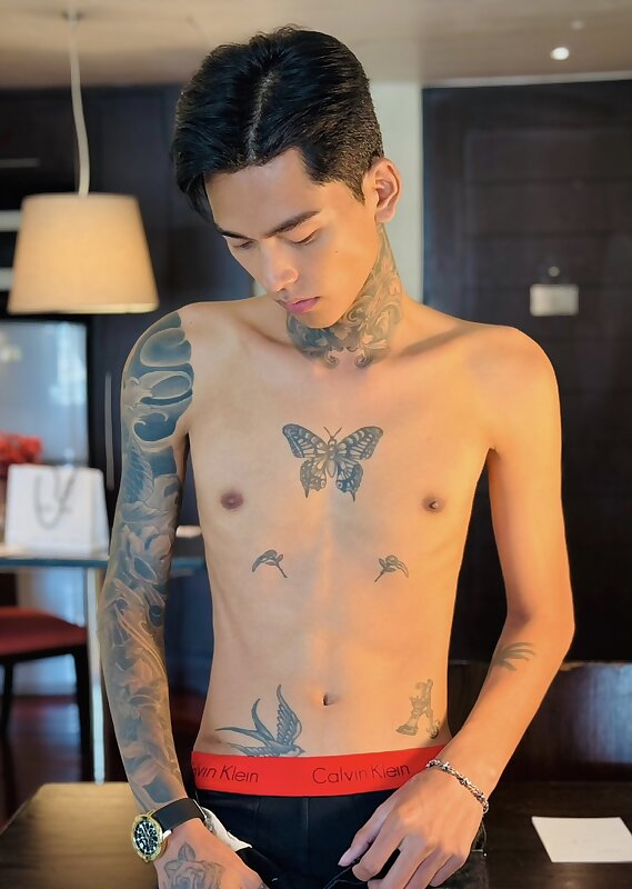Next Image >>