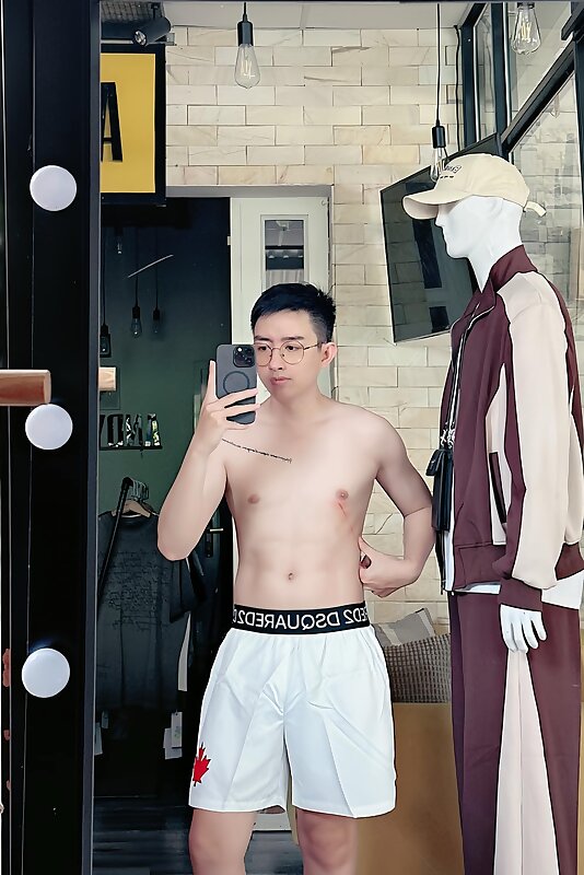 Next Image >>