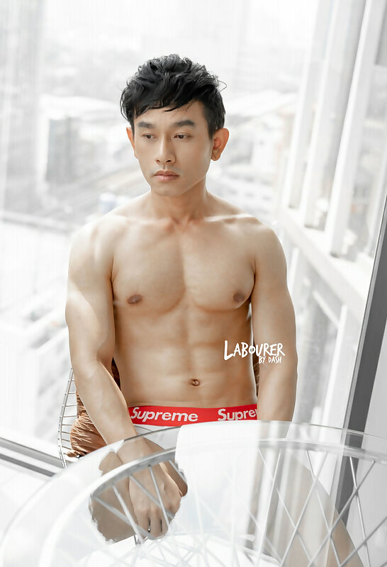 Next Image >>