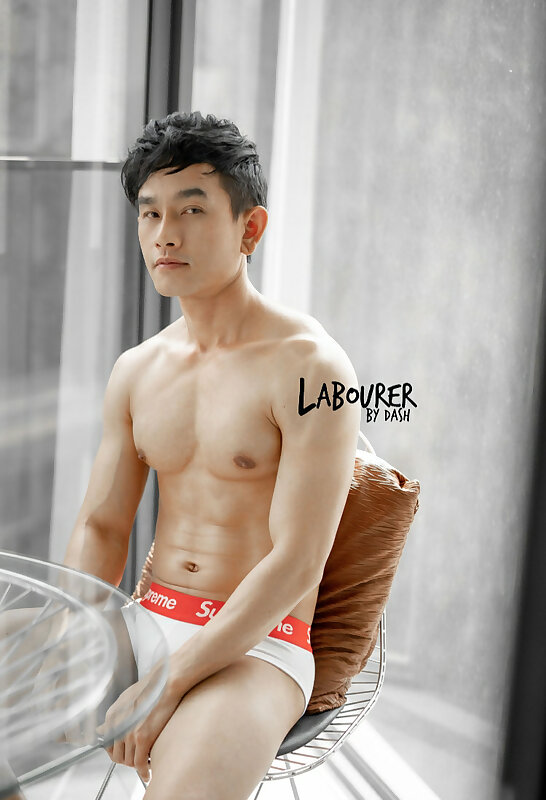 Next Image >>