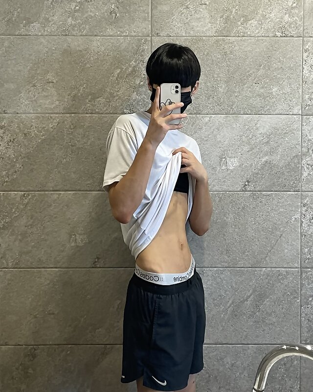Next Image >>