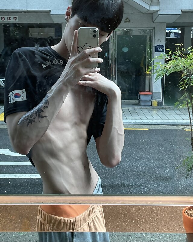 Next Image >>