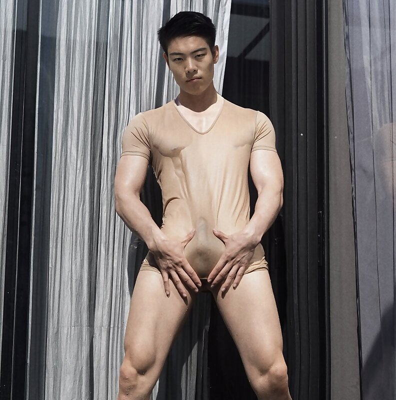 Next Image >>