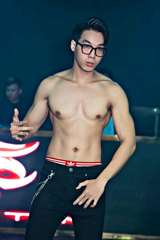 Next Image >>