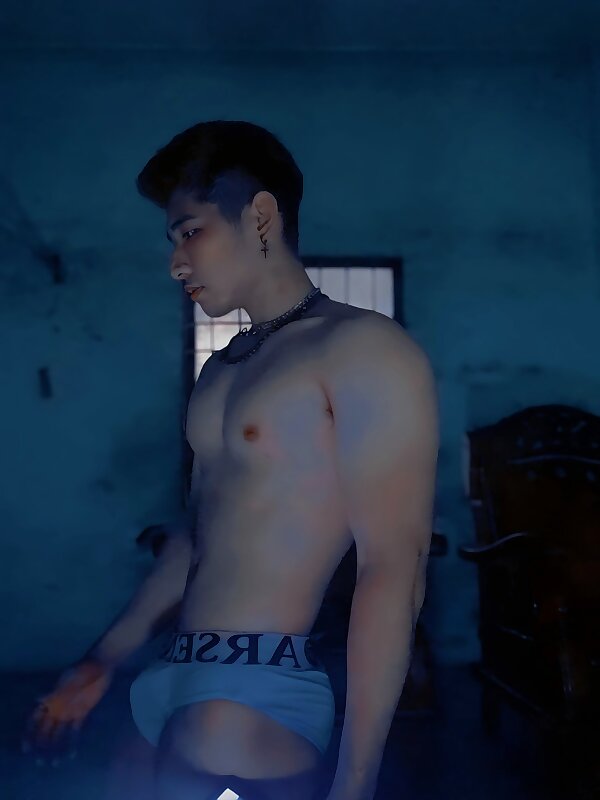 Next Image >>
