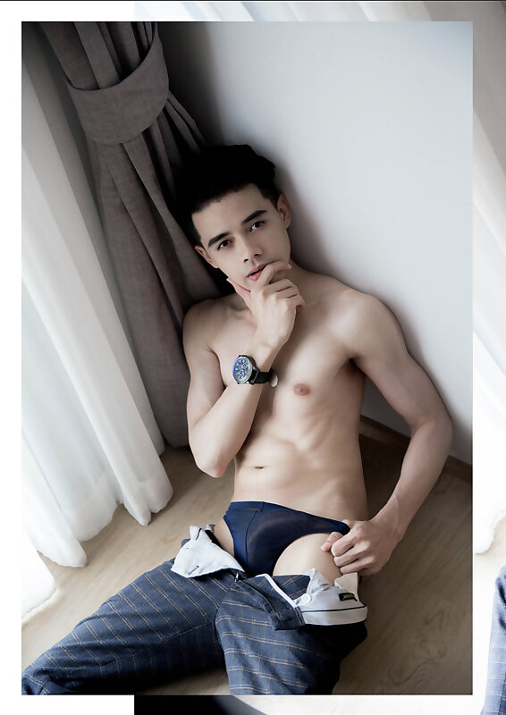 Next Image >>
