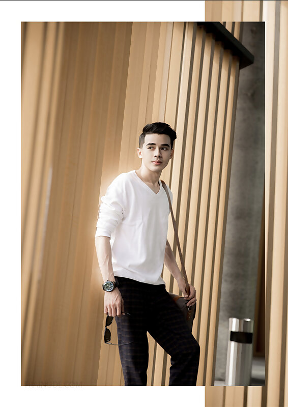 Next Image >>