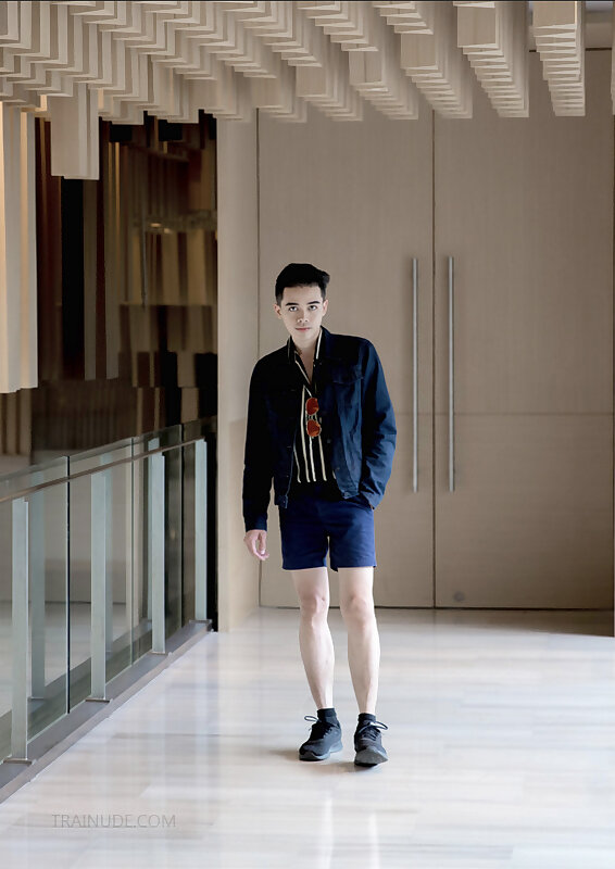Next Image >>