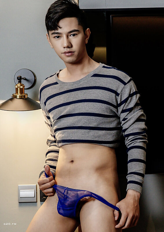 Next Image >>