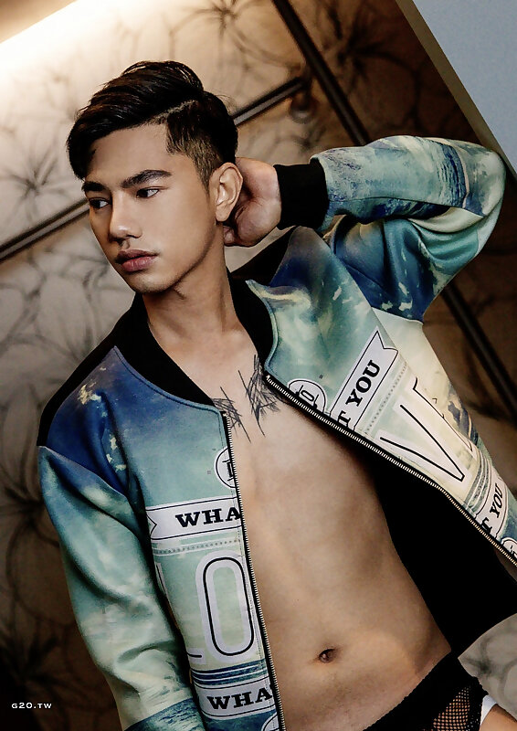 Next Image >>