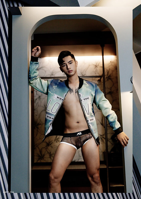 Next Image >>