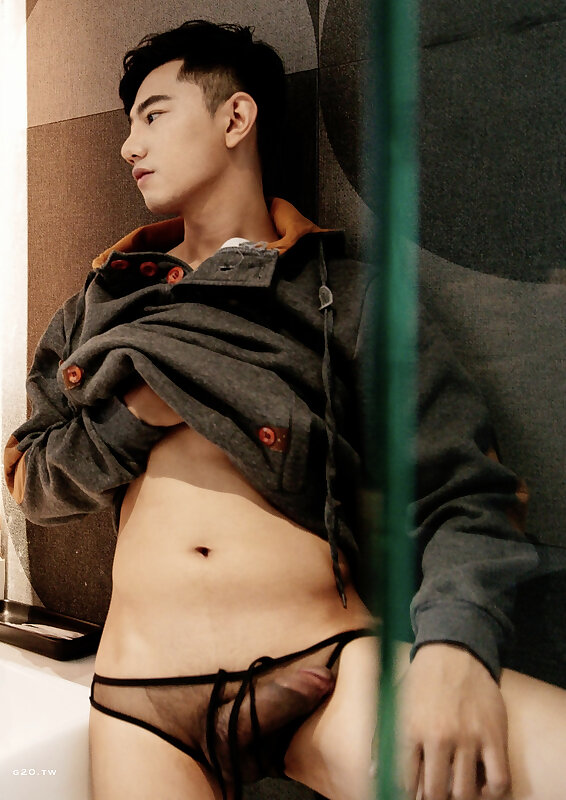 Next Image >>