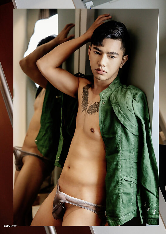 Next Image >>