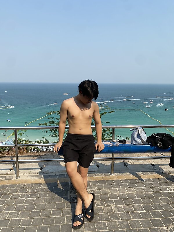 Next Image >>