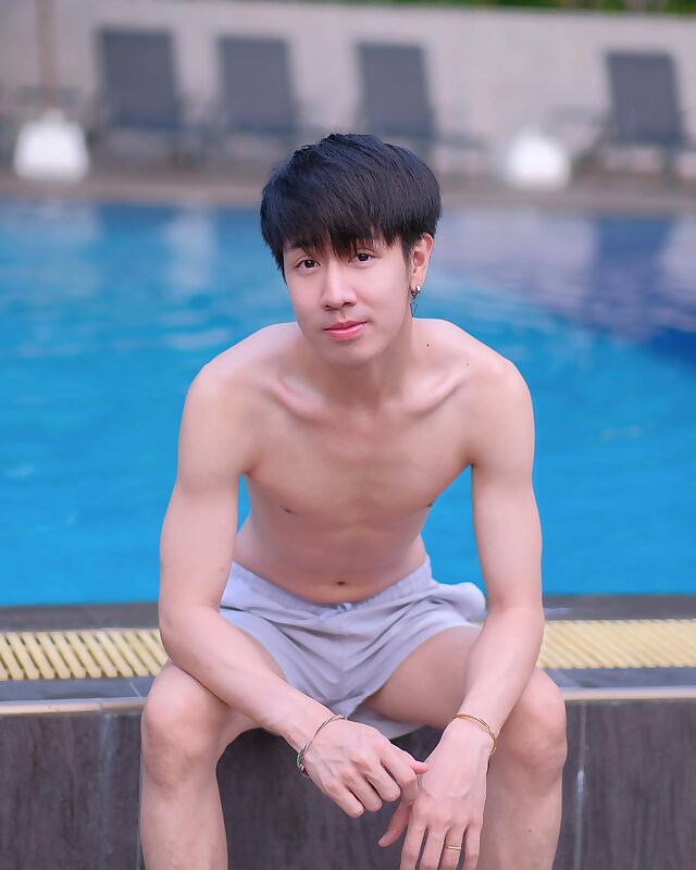 Next Image >>