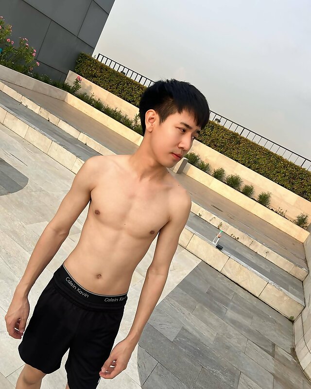 Next Image >>