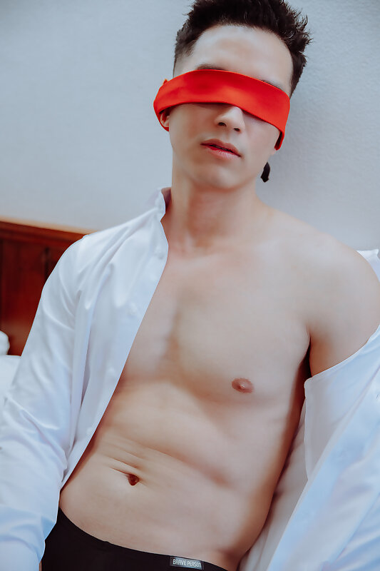 Next Image >>