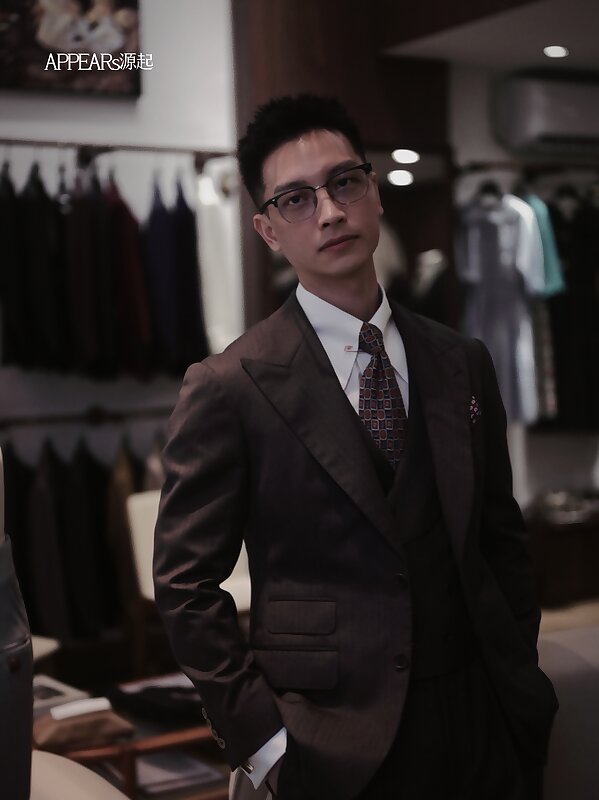 Next Image >>
