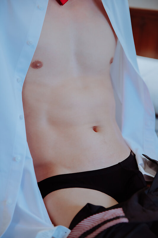 Next Image >>
