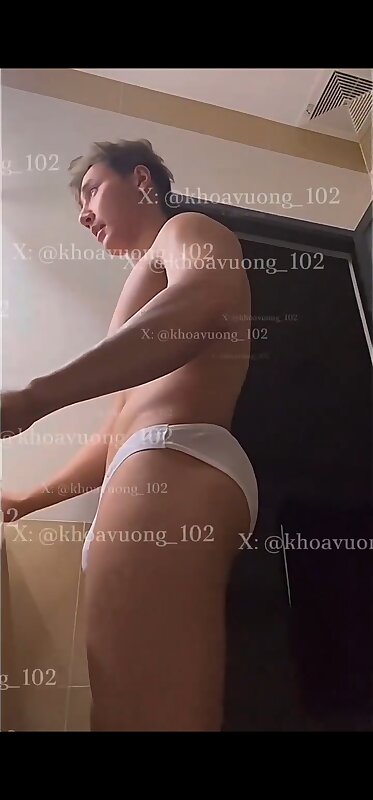 Next Image >>