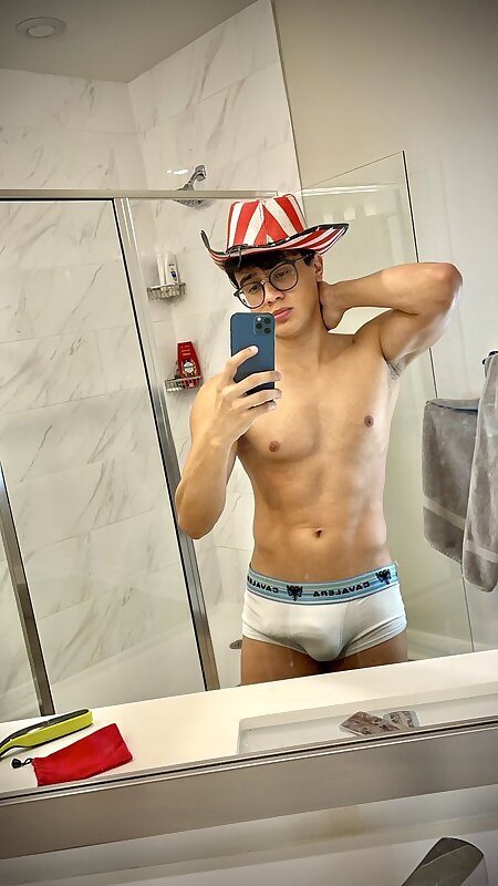 Next Image >>
