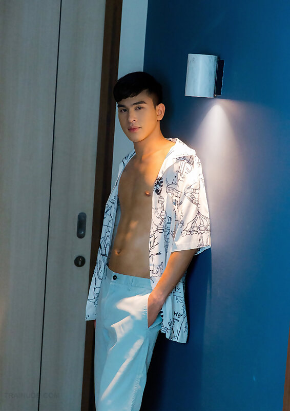 Next Image >>