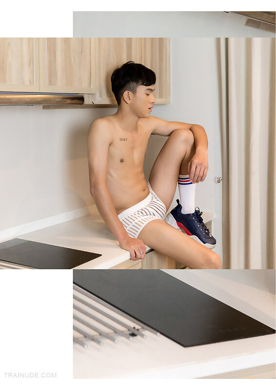 Next Image >>