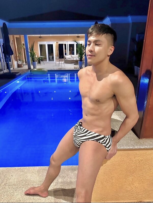 Next Image >>
