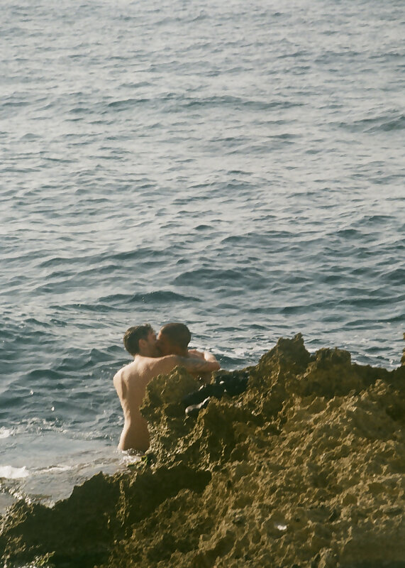 Next Image >>