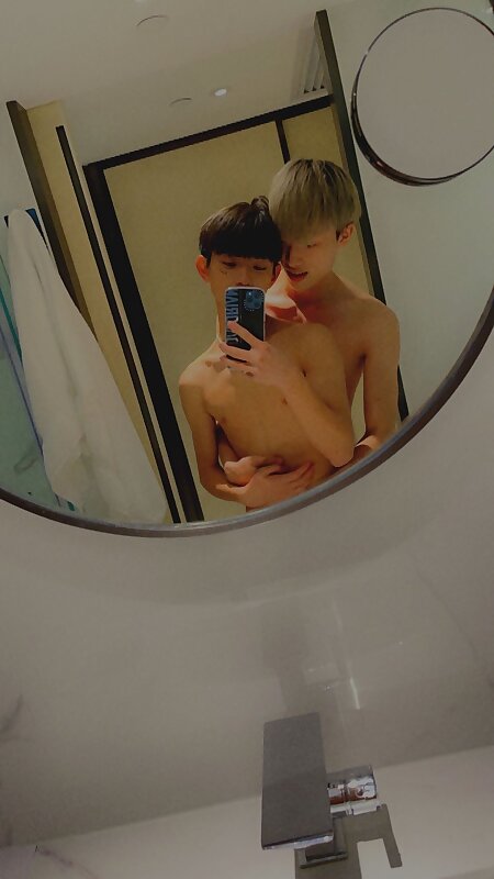 Next Image >>