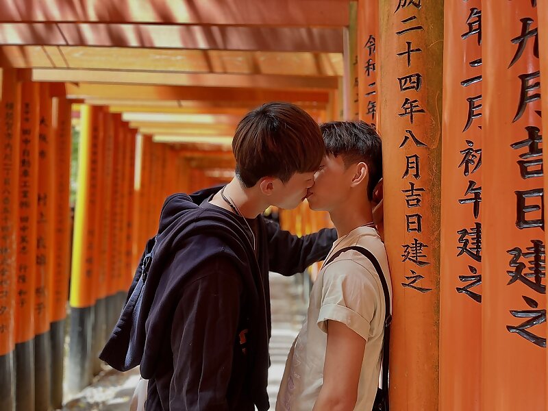 Next Image >>