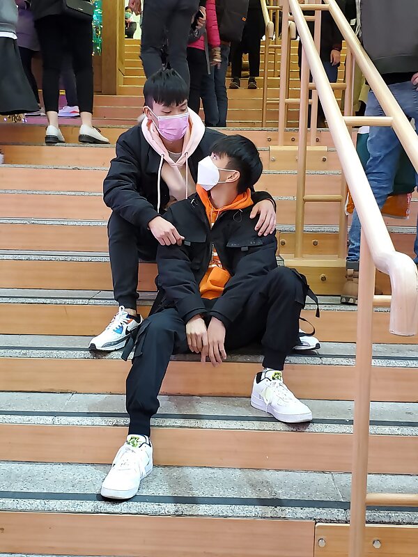 Next Image >>