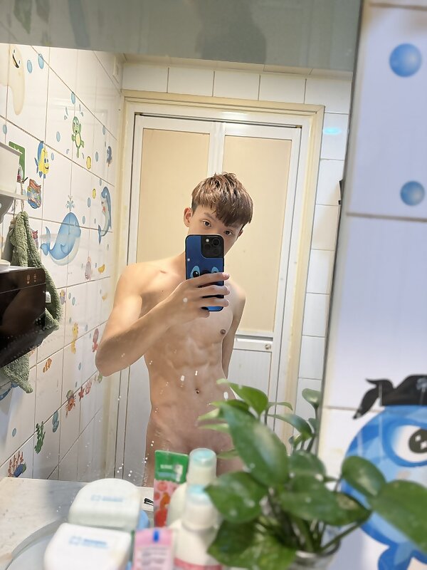 Next Image >>