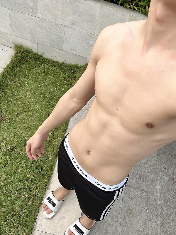 Next Image >>