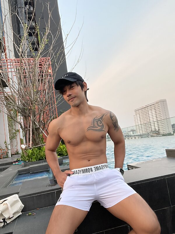 Next Image >>