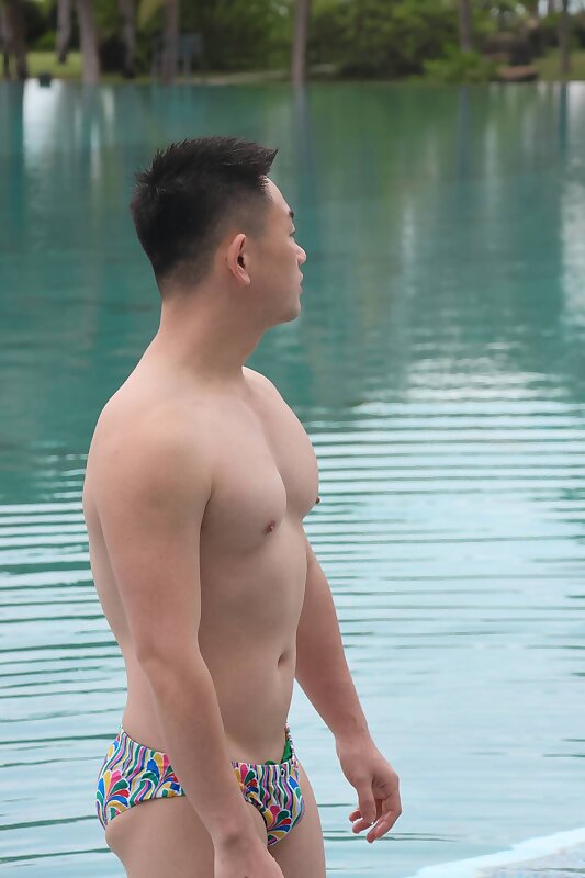 Next Image >>