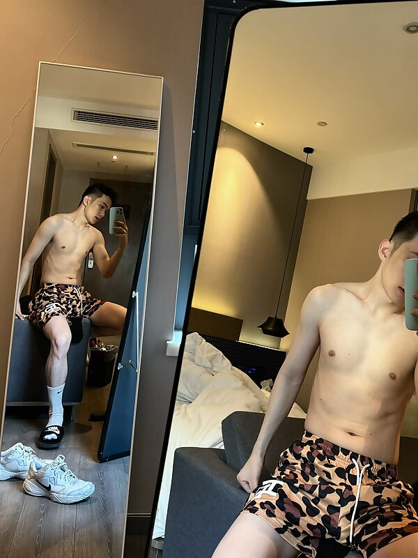 Next Image >>