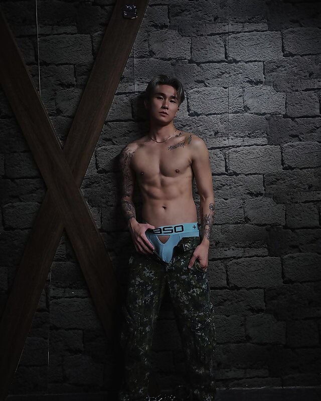 Next Image >>
