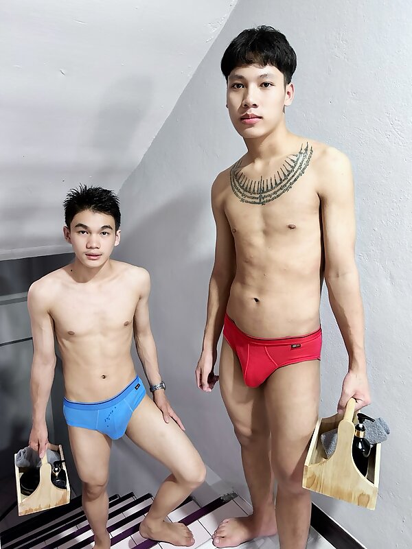 Next Image >>
