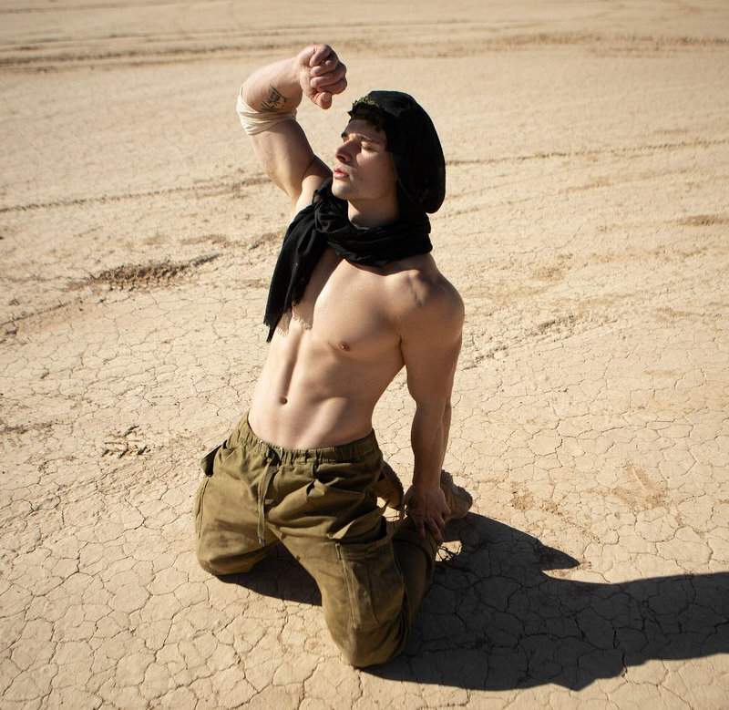 Next Image >>