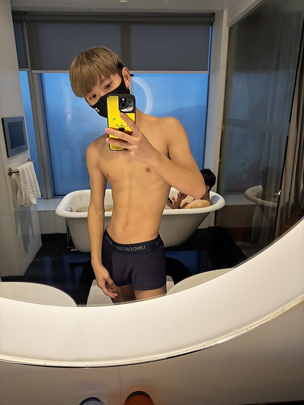 Next Image >>