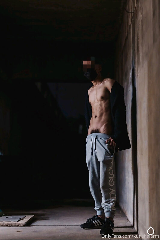 Next Image >>