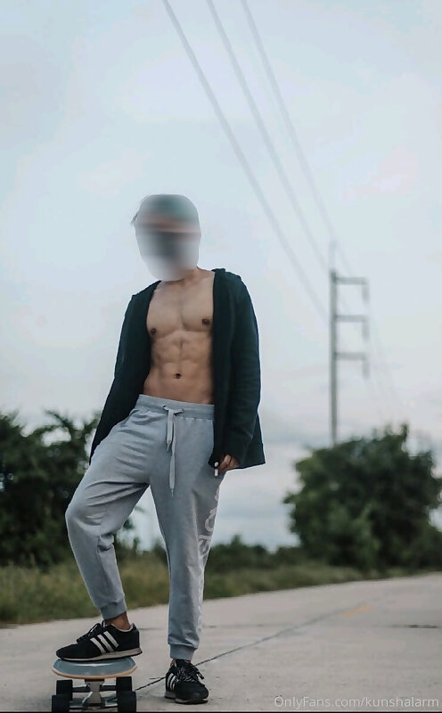 Next Image >>
