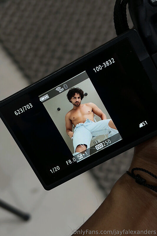 Next Image >>