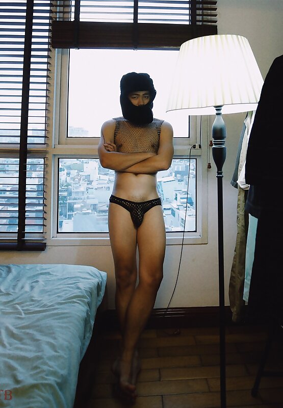 Next Image >>