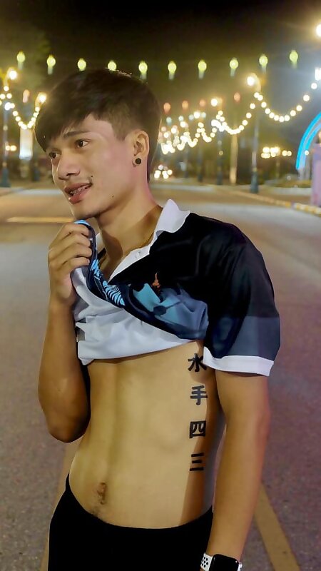 Next Image >>