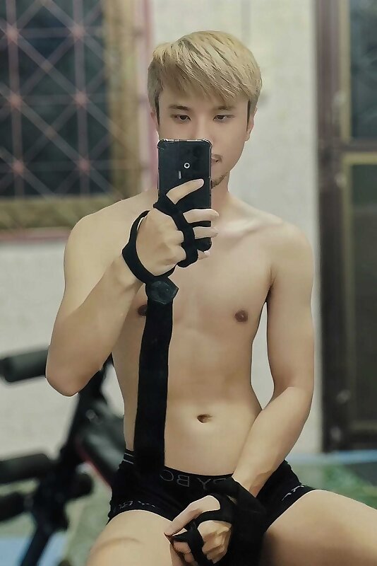 Next Image >>